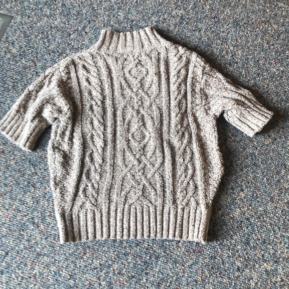 Gap Shortsleeved Sweater - Picture 2 of 3